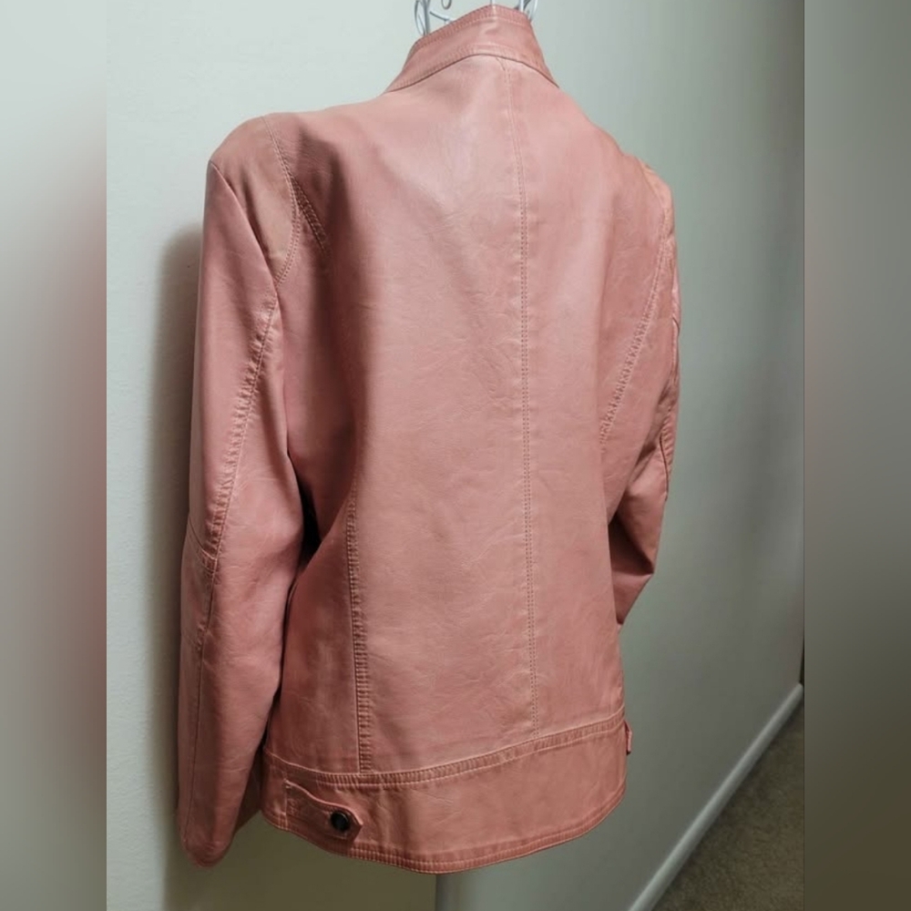 Womans Jacket - Picture 4 of 7